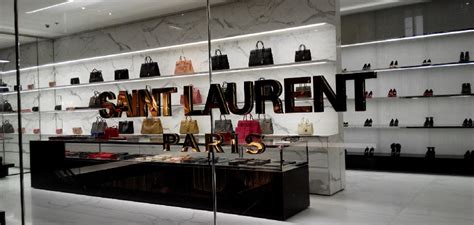 yves saint laurent groupe kering|yves st laurent.